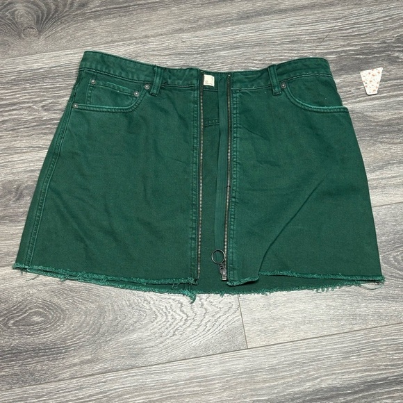 Free People We the Free Zip It Up Mini Jean Skirt Green Cotton size 31 *251 - Picture 11 of 12